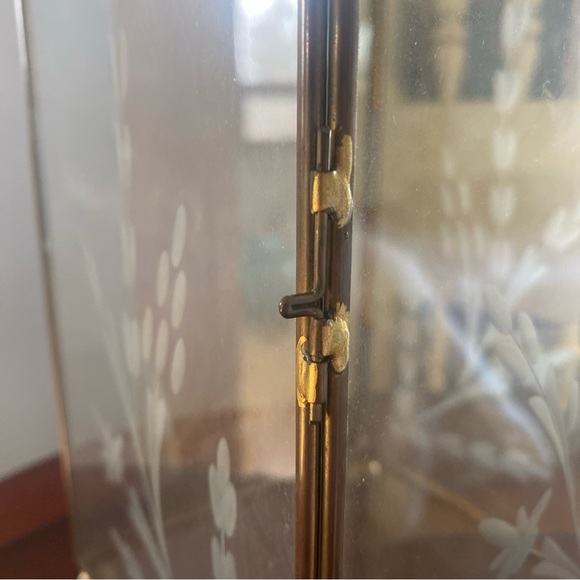 Vintage Etched Glass & Brass Rectangular  Curio Display Case Footed - Picture 5 of 6